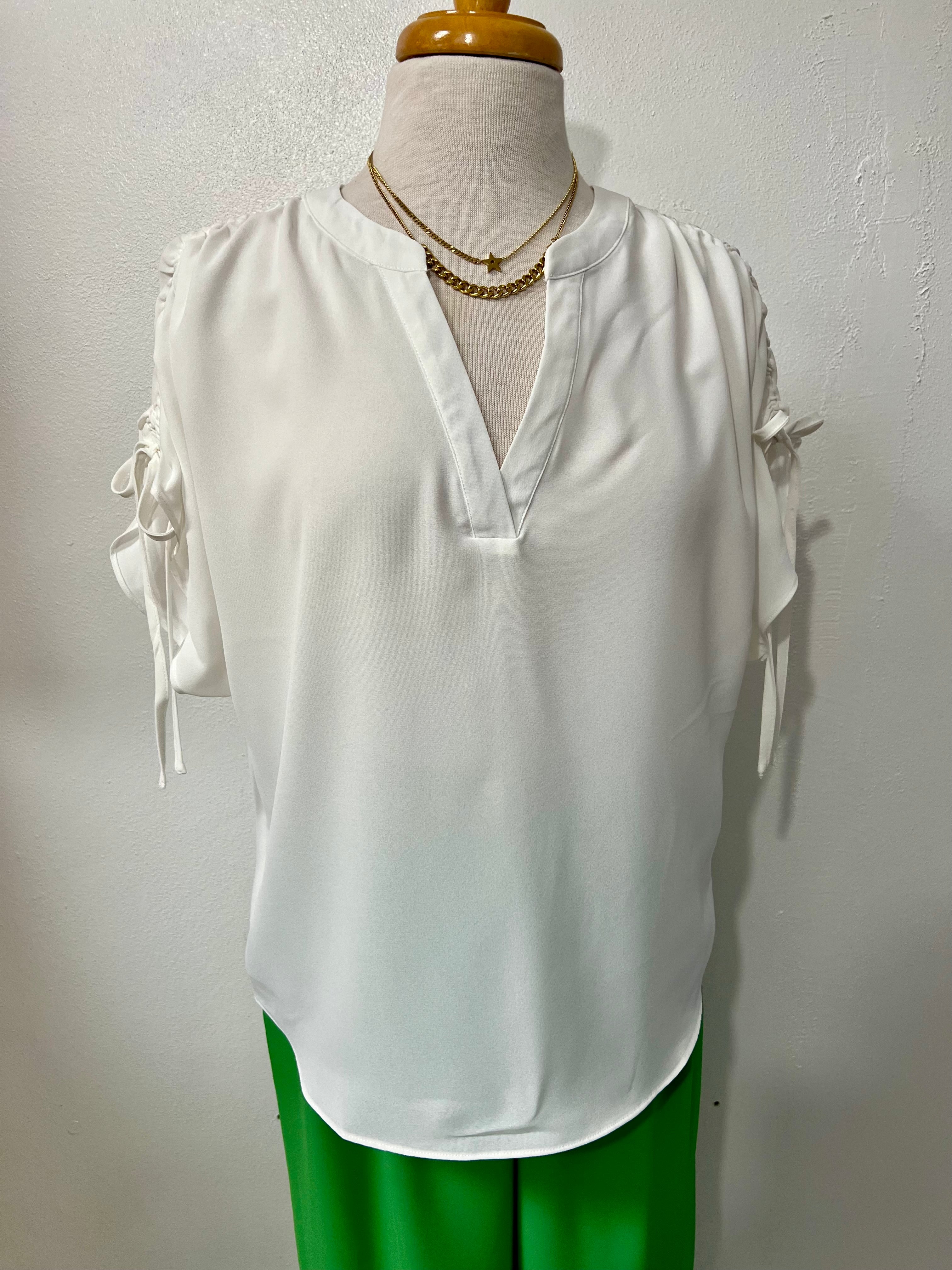 Adjustable shoulders blouse