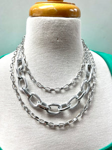 Chunky layered chains necklace