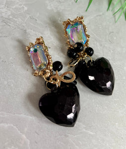 Black hearts earrings