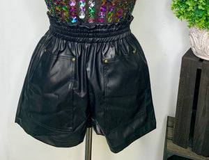 Faux leather short