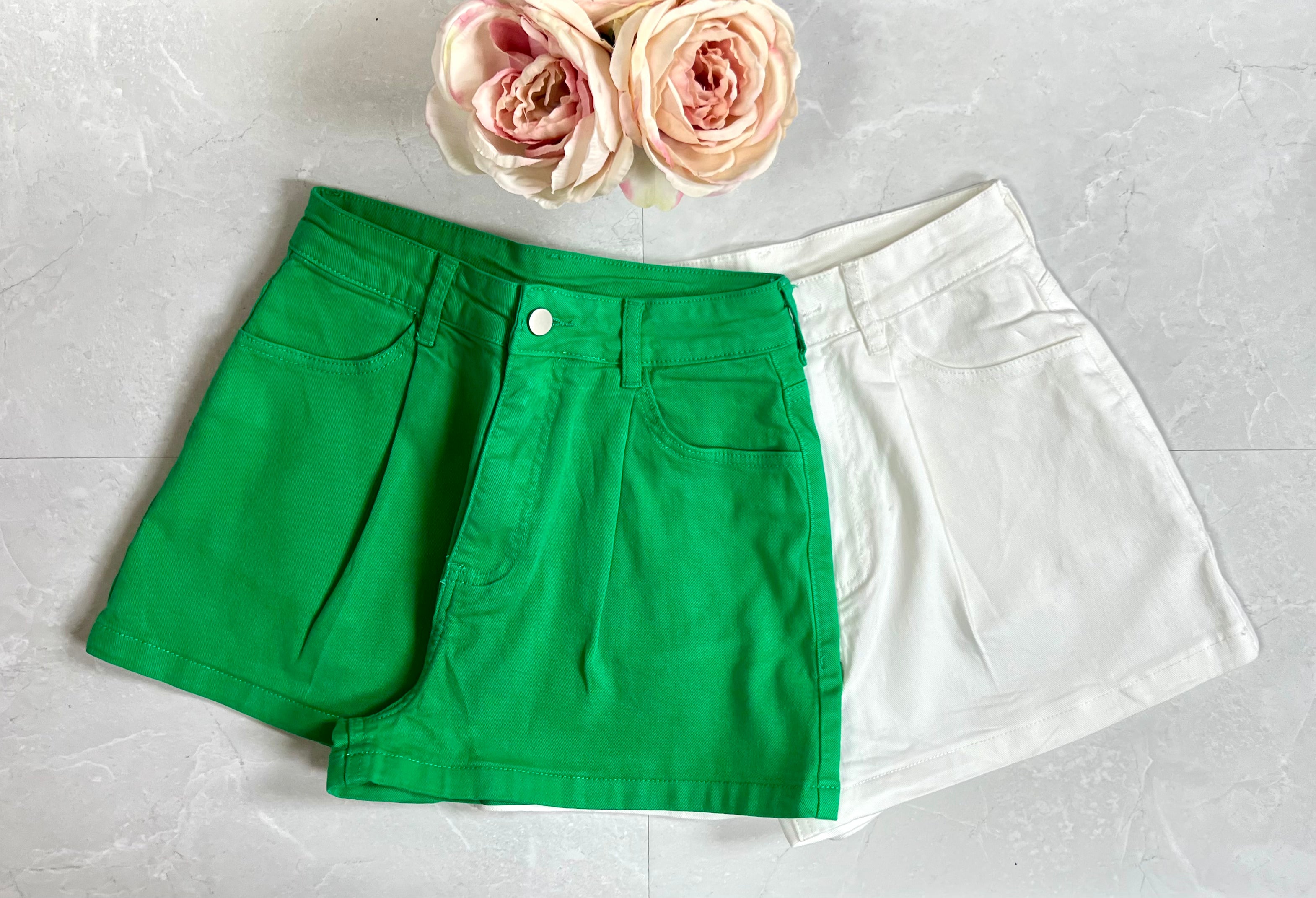 Pleated shorts