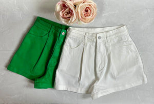 Pleated shorts